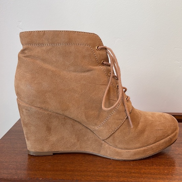 Forever 21 Suede Heels - Picture 3 of 6